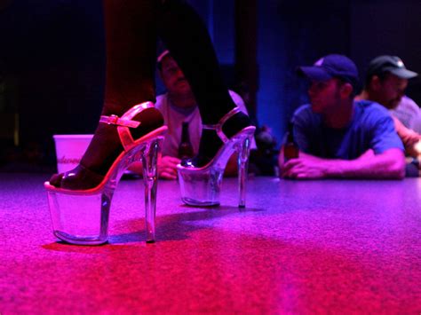 Striptease/Lapdance Finde eine Prostituierte Marchtrenk